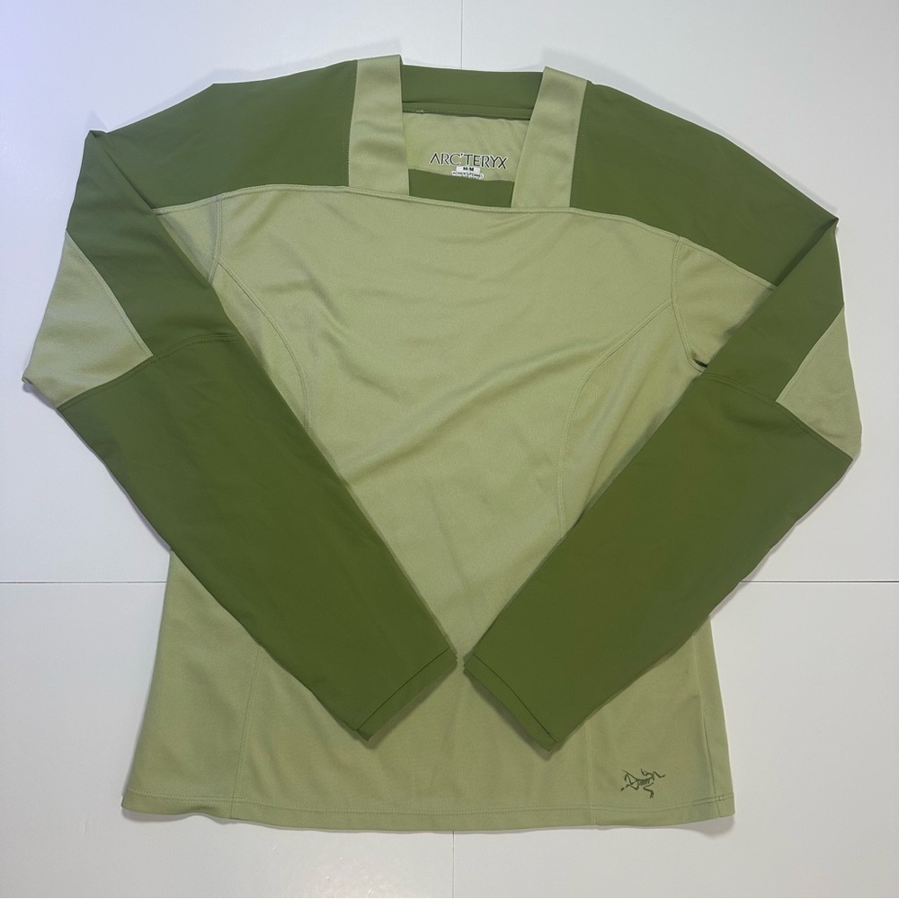 Arc’teryx Women’s Medium Green‎ Long Sleeve Technical Performance Athletic Top
